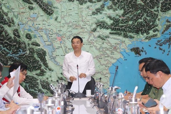 Phó Tổng cục trưởng Tổng cục Phòng chống thiên tai Vũ Xuân Thành chỉ đạo cuộc họp. 