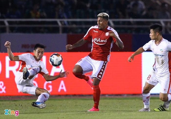  Jose Ortiz gây thất vọng khi bị thay ra ở ngay đầu hiệp 2. Ảnh: Quang Thịnh. 