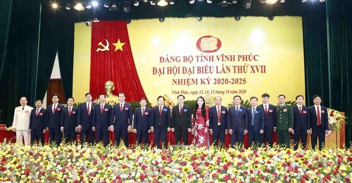  Các vị lãnh đạo Đảng, Nhà nước và lãnh đạo tỉnh Vĩnh Phúc tại Đại hội (Ảnh: Hoàng Hùng/TTXVN) 