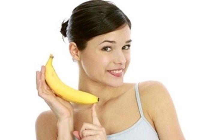 Vỏ chuối giúp trị mụn cóc, mụn cơm hiệu quả là mẹo vặt gia đình nên biết.