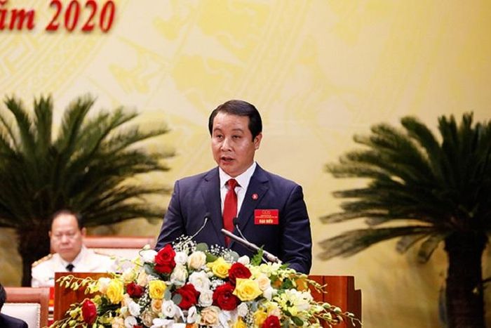 Đồng chí Lê Duy Thành, Phó Bí thư Tỉnh ủy, Phó Chủ tịch thường trực UBND tỉnh thay mặt Đoàn Chủ tịch chủ trì thảo luận