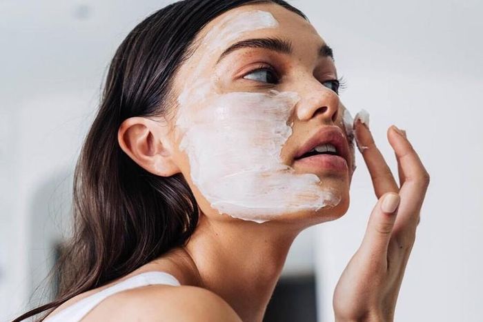 Việc đắp mặt nạ cần được thực hiện thường xuyên, giúp da hấp thu nhiều tinh chất. Tuy nhiên, không nên đắp mặt nạ qua đêm, mà việc làm này sẽ đạt hiệu quả cao nhất khi thực hiện trong khoảng 30 phút