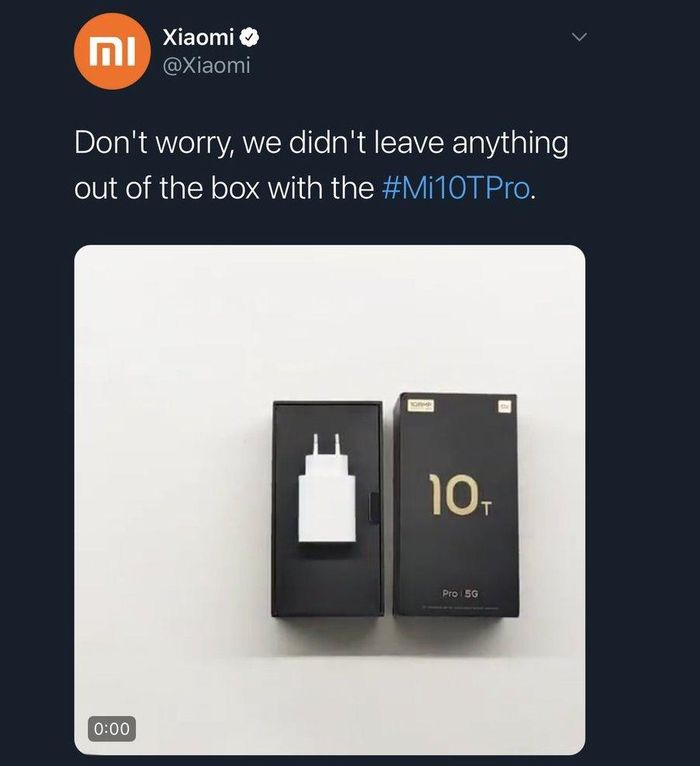 Bài đăng trên tài khoản Twitter của Xiaomi nhằm gián tiếp chê Apple không bán kèm sạc trong hộp iPhone 12. Ảnh chụp màn hình.