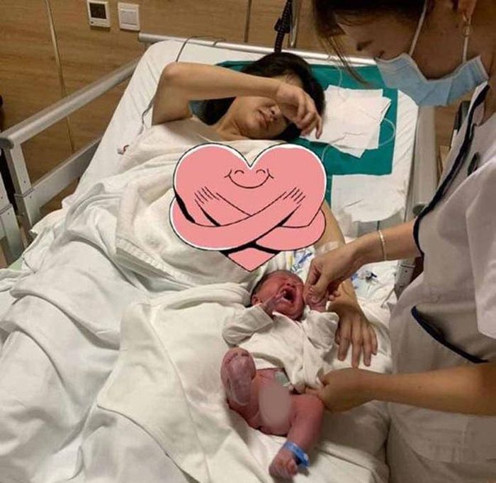 Sinh mổ bé thứ 6, cô lựa chọn kết hợp với thắt ống dẫn trứng luôn.