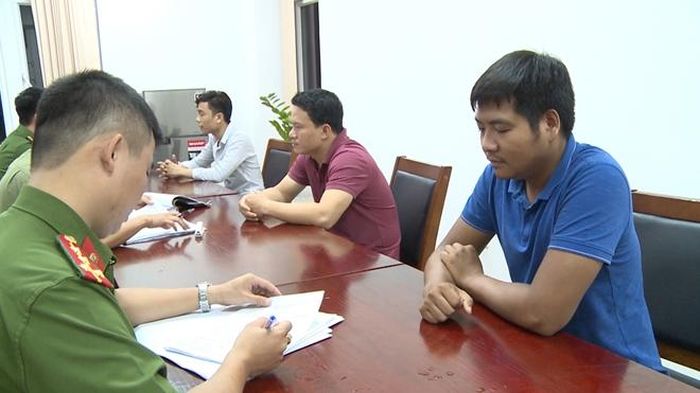 Các đối tượng tại cơ quan Công an.