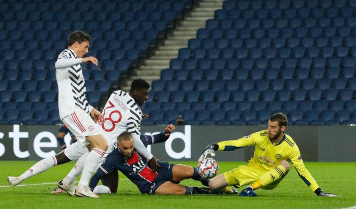 Hàng phòng ngự MU chơi tốt trước PSG. Ảnh: Reuters. 