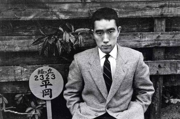 Nhà văn Yukio Mishima. Ảnh: pinterest.