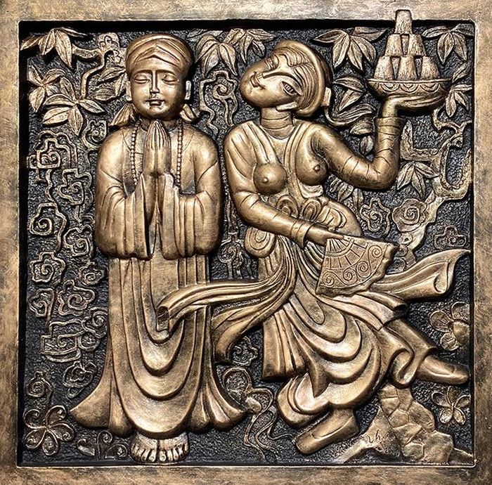 Tác phẩm phù điêu “Cửa thiền” (tổng hợp, 80cm x 80cm) của Phùng Chý Thu
