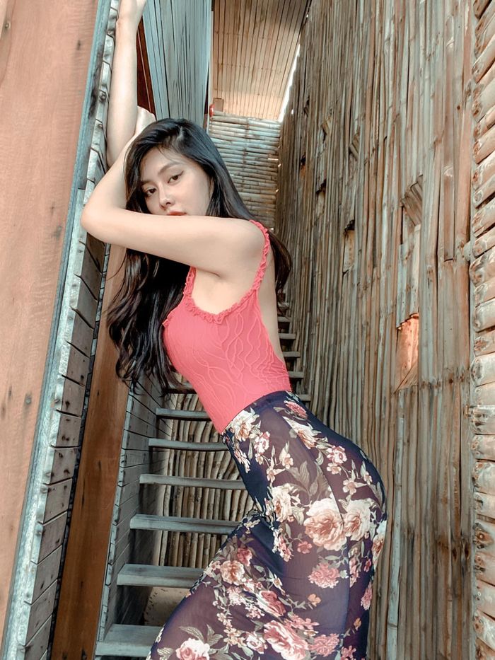 Có thể thấy, không chỉ thông minh, xinh đẹp, ở độ tuổi chỉ mới 25 mà cô nàng này đã sở hữu khối tài sản "kếch xù" đến vậy.