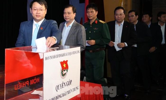 Tại Liên hoan, Đoàn Khối các cơ quan Trung ương phát động chung tay ủng hộ miền Trung ruột thịt; kêu gọi toàn thể cán bộ, đoàn viên, thanh niên, các tổ chức đoàn trong Khối cùng các nhà hảo tâm, các doanh nghiệp, cơ quan, tổ chức, đơn vị, các văn nghệ sĩ hỗ trợ, sẻ chia, giúp đỡ đồng bào miền Trung bị thiệt hại trong trận mưa lũ nhanh chóng khắc phục hậu quả thiên tai, ổn định đời sống.