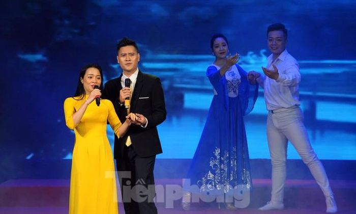 Tham gia liên hoan có 21 nhóm tuyên truyền ca khúc cách mạng với hơn 700 thành viên. Các nhóm biểu diễn 61 tiết mục. Đây là những tiết mục chất lượng được lựa chọn từ cấp cơ sở.