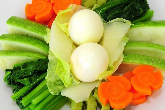 Theo Hiệp hội Dinh dưỡng Trung Quốc, mỗi ngày chúng ta nên ăn từ 150g đến 250g rau xanh để đảm bảo sức khỏe