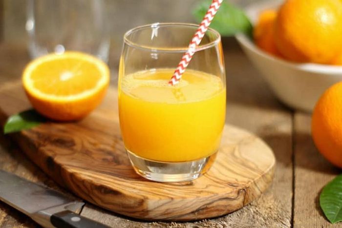 Một cốc nước cam tươi ép chính là sự lựa chọn tuyệt vời cho buổi sáng
