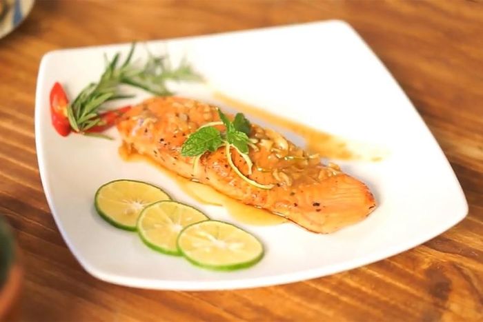 Ăn sáng với cá có lẽ không phải là lựa chọn của nhiều người. Tuy nhiên, việc dùng thêm một chút cá vào buổi sáng sẽ đem lại hiệu quả tích cực đối với sức khỏe con người. Người Nhật nổi tiếng sống thọ thường có thói quen ăn sáng đầy đủ với cơm, canh và cá