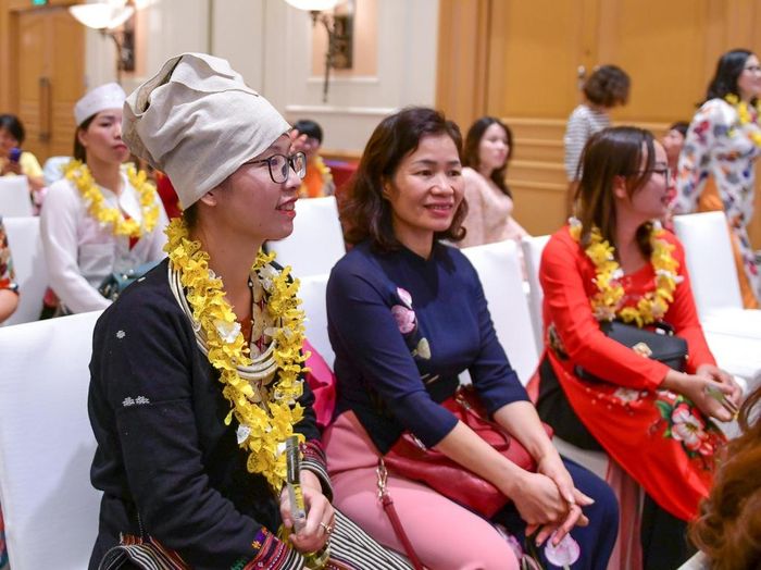  Vừa qua, lễ trao giải cuộc thi "Phụ nữ khởi nghiệp năm 2020" vinh danh 68 dự án khởi nghiệp xuất sắc, trong đó có 2 dự án được nhãn hàng Sunlight (Unilever Việt Nam) đồng hành và tài trợ, đã được tổ chức tại Hà Nội. 