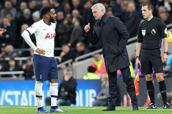 HLV Mourinho gạt Rose khỏi danh sách đăng ký thi đấu của Tottenham tại Premier League mùa này. "Rose không còn là một phần trong đội hình Tottenham. Vào tháng một, Rose khao khát ra đi vì muốn được ra sân. Lúc này, Tottenham đã có Ben Davies, Ryan Sessegnon và Sergio Reguilon. Rose hiển nhiên không nằm trong kế hoạch của tôi", Mourinho nói.