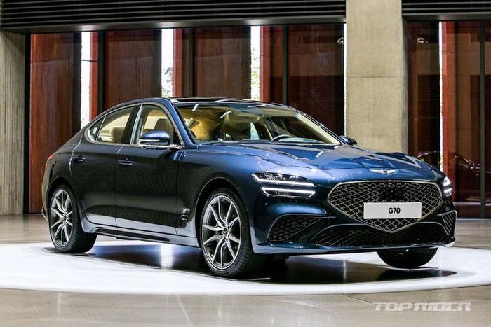 Tại thị trường Hàn Quốc, giá xe Genesis G70 2021 có mức bán ra dao động từ 40,35 - 45,85 triệu Won (khoảng 827 - 939 triệu đồng).
