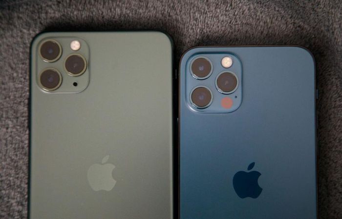  Camera chính và camera góc siêu rộng trên iPhone 12 Pro có độ phân giải 12 MP. Camera telephoto của iPhone 12 Pro có tiêu cự 52 mm cho khả năng zoom quang 4x. 