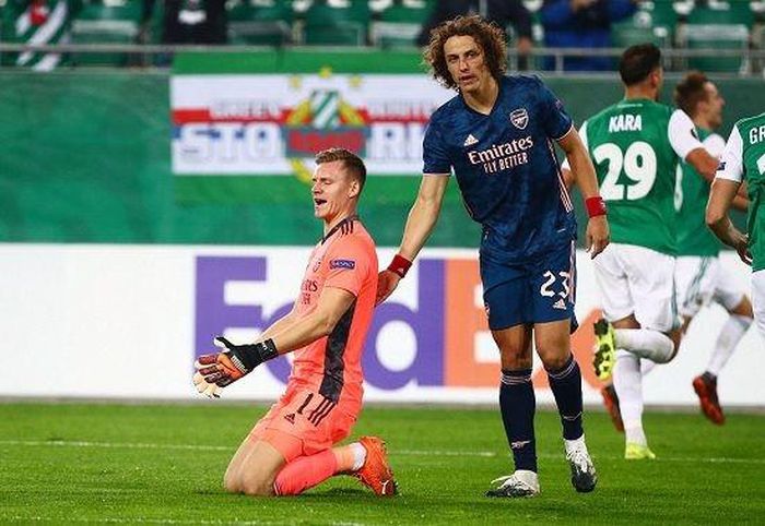 Leno và Luiz đã chơi không thực sự tốt với nhiệm vụ phòng ngự.