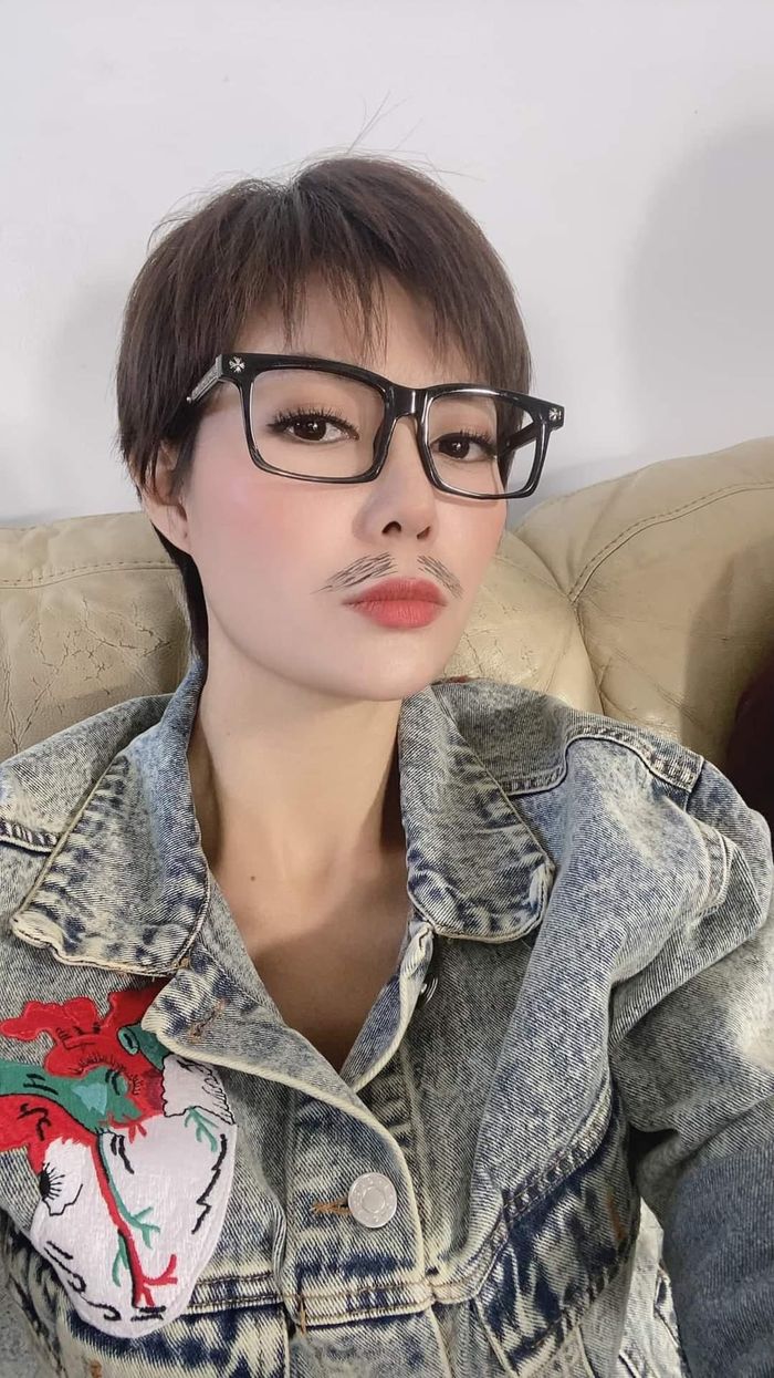 Diễn viên Thanh Hương hài hước tạo hình mới.