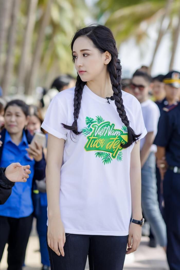 Từ một bím đến hai bên, kiểu gì cô nàng cũng đều "cân đẹp".