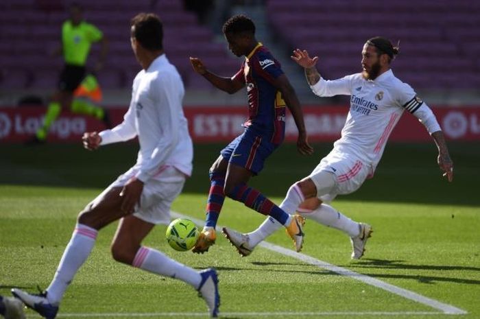 Fati gỡ hòa cho Barcelona.