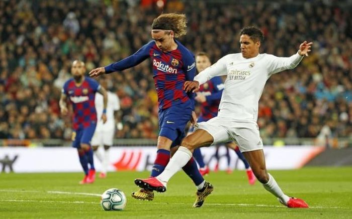 Barcelona và Real Madrid đều thua ở vòng trước.