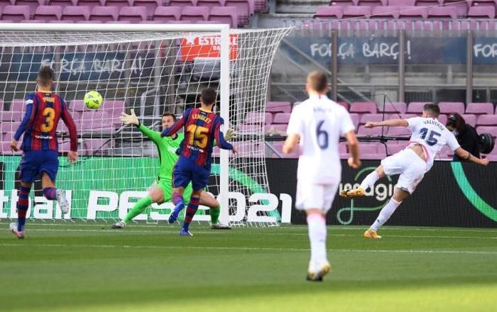 Valverde ghi bàn mở tỉ số.