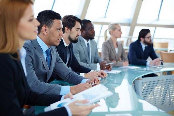 Các chuyên gia đang thảo luận về bảo mật ngân hàng chống rút tiền từ các hoạt động quảng cáo điện tử.