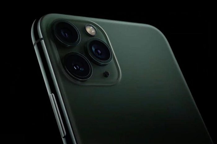 Phiên bản iPhone 11, iPhone 11 Pro và iPhone 11 Pro Max khi tung ra thị trường đã có khoảng 10-12 triệu đơn đặt hàng ngay trong tuần đầu lên kệ