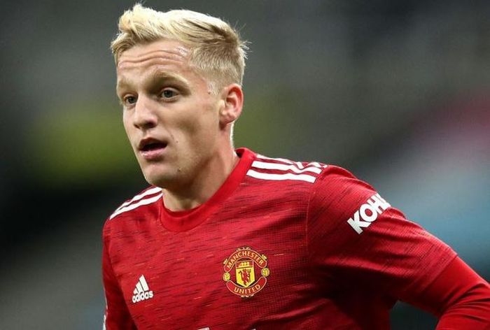 Van de Beek gặp khó khăn trong quãng thời gian đầu tiên tại sân Old Trafford. Ảnh: Getty.