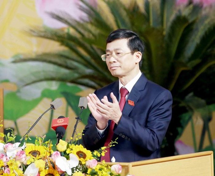 Ông Nguyễn Duy Hưng, Phó Bí thư Tỉnh ủy Hưng Yên, báo cáo chương trình Đại hội. (Ảnh: Phương Hoa/TTXVN)
