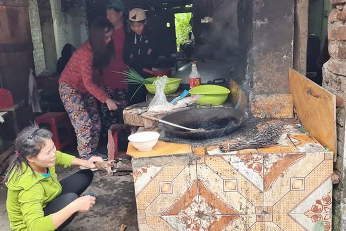 Một góc chiếc bếp của người dân chợ Đồng Văn, Bình Liêu