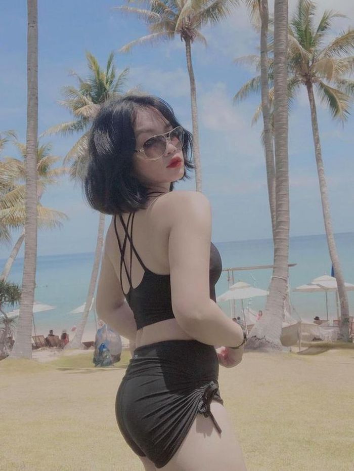 Sau khi giảm cân, Ngọc Anh tự tin với vóc dáng săn chắc, thon gọn.
