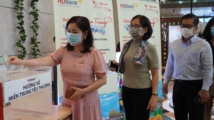 HDBank đã vận động Chương trình quyên góp hướng về miền Trung yêu thương.