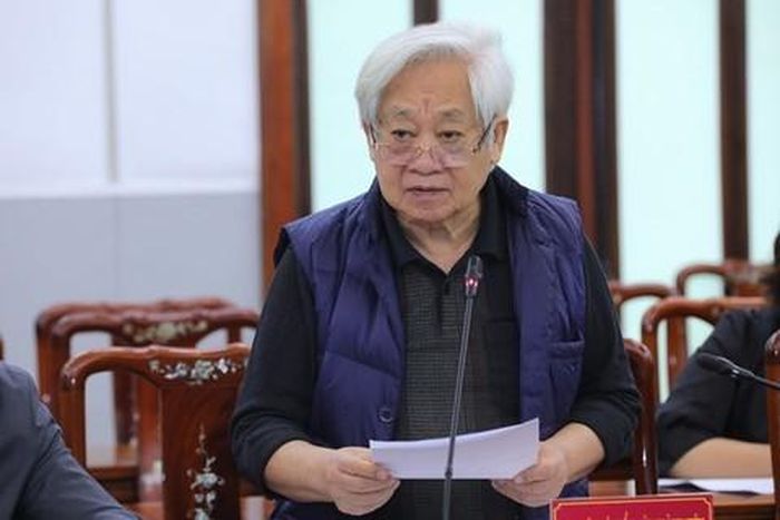 GS.TS Phạm Tất Dong góp ý văn kiện