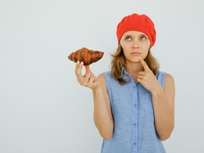 Mất cảm giác thèm ăn: Chán ăn có thể là dấu hiệu của nhiều bệnh khác nhau, nhưng nếu tình trạng này kéo dài thì bạn nên nghĩ đến nguyên nhân là do ung thư dạ dày.