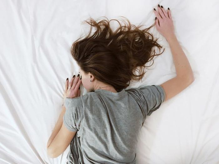 Cản trở quá trình giải độc của gan: Các thành phần trong cà phê gây cản trở quá trình chuyển hóa thuốc và giải độc của gan. Mặt khác, những người đang dùng thuốc điều trị tuyến giáp uống cà phê sẽ rất dễ gặp tác dụng phụ hoặc lượng thuốc hấp thụ vào cơ thể kém.