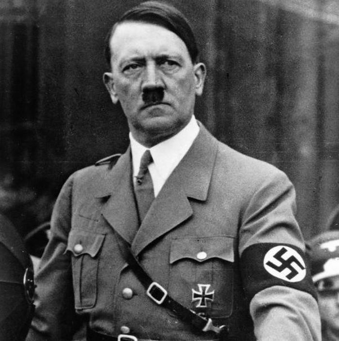 Bà Manziarly còn là người chuẩn bị bữa ăn cuối cùng cho Hitler vào ngày y tự sát, ngày 30/4/1945. Trong bữa ăn đó, bà nấu cho Hitler món chứng chiên và khoai tây nghiền.