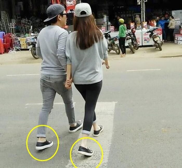 Bên cạnh trang phục, giày đôi cũng là món đồ được hai vợ chồng ưu ái. 