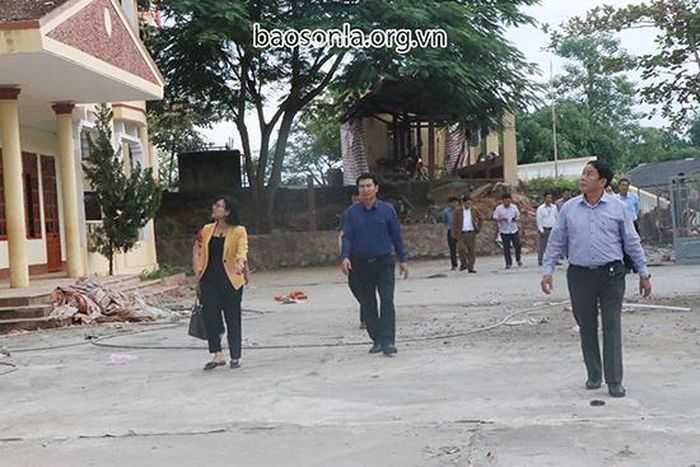 Đoàn kiểm tra thực tế tại Trường Tiểu học và THCS Chiềng Ơn.