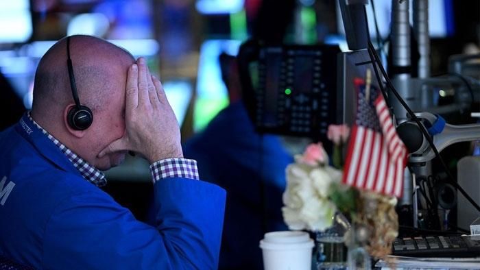 DowJones mất hơn 900 điểm