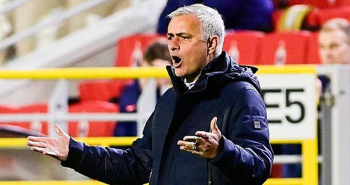 Mourinho giận dữ với một số cầu thủ