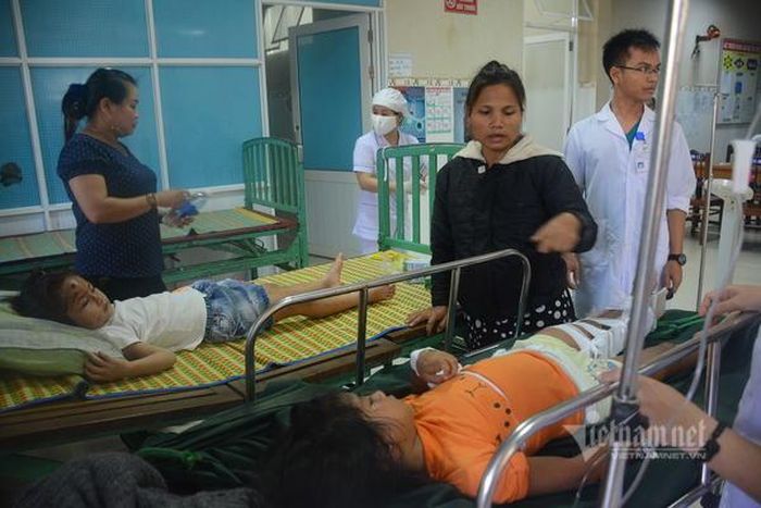 2 người con của chị Hà đang cấp cứu tại bệnh viện.