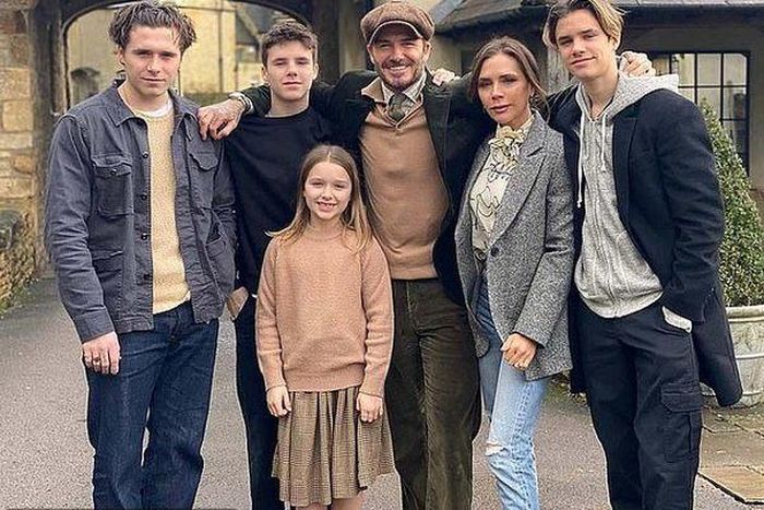 Gia đình 6 người của nhà Beckham.