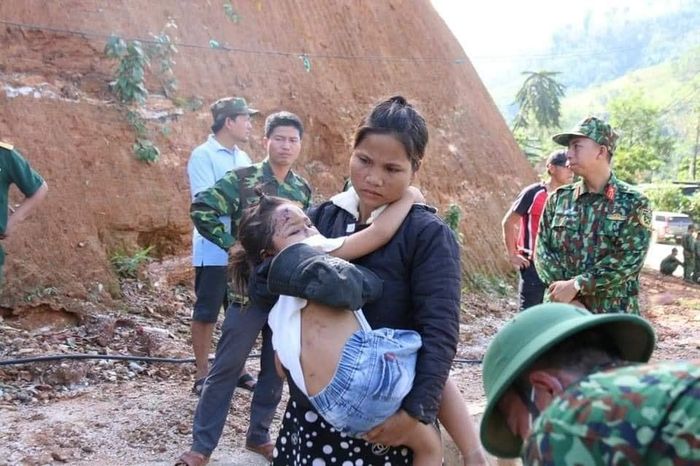 Triển khai mọi phương án để tiếp cận, cứu nạn những người còn sống sót.