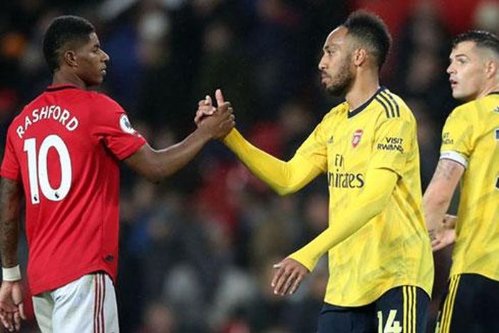 Manchester United lẫn Arsenal đều rất cần chiến thắng trong cuộc đối đầu này.