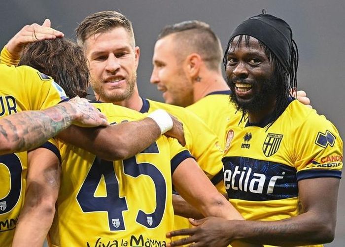  Tiền đạo Gervinho là cầu thủ lập cú đúp vào lưới Inter. Gervinho lập công từ 2 tình huống chạy chỗ phá bẫy việt vị. Ở bàn thắng thứ 2, Gervinho lập công sau 19 giây của hiệp hai. 