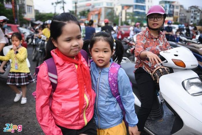 Hà Nội trở lạnh từ ngày 12/11 khi nhiệt độ thấp nhất trong ngày xuống ngưỡng 19-21 độ C. Ảnh: Thạch Thảo.