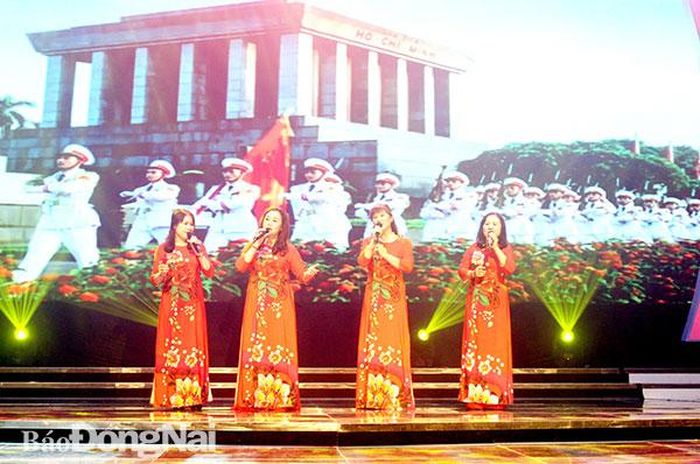 Tiết mục biểu diễn của Hội Hữu nghị Việt Nam - Campuchia